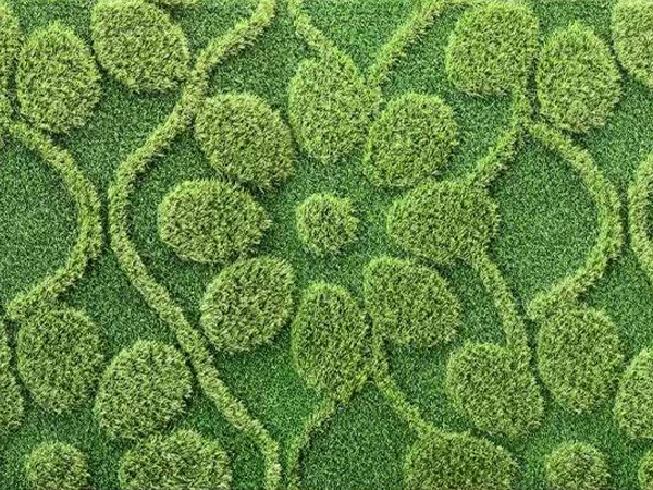 Display of customizable patterns on grass