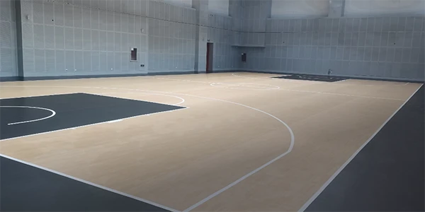 La sala de entrenamiento en un estadio